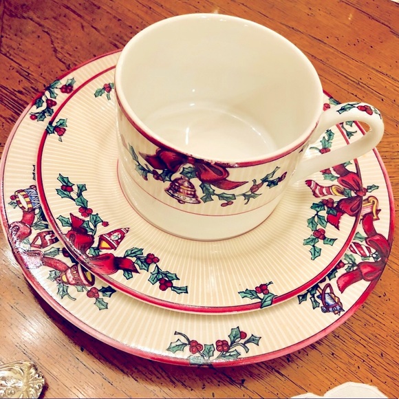 Neiman Marcus, Horchow collection NEW boxed 4- 6 piece Christmas place settings - Picture 5 of 15